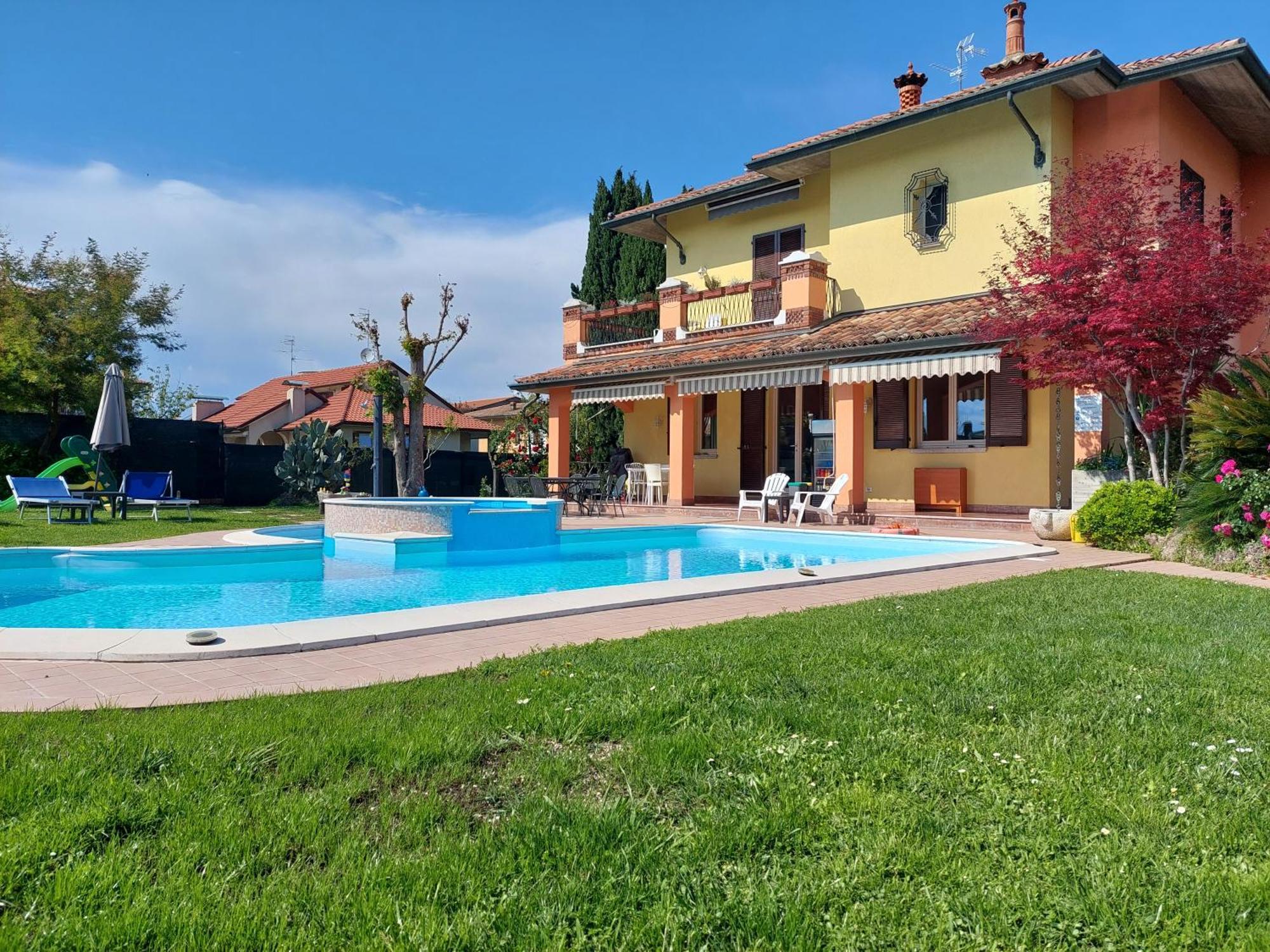 B&B Villa Giulia Дезенцано-дель-Гарда Екстер'єр фото