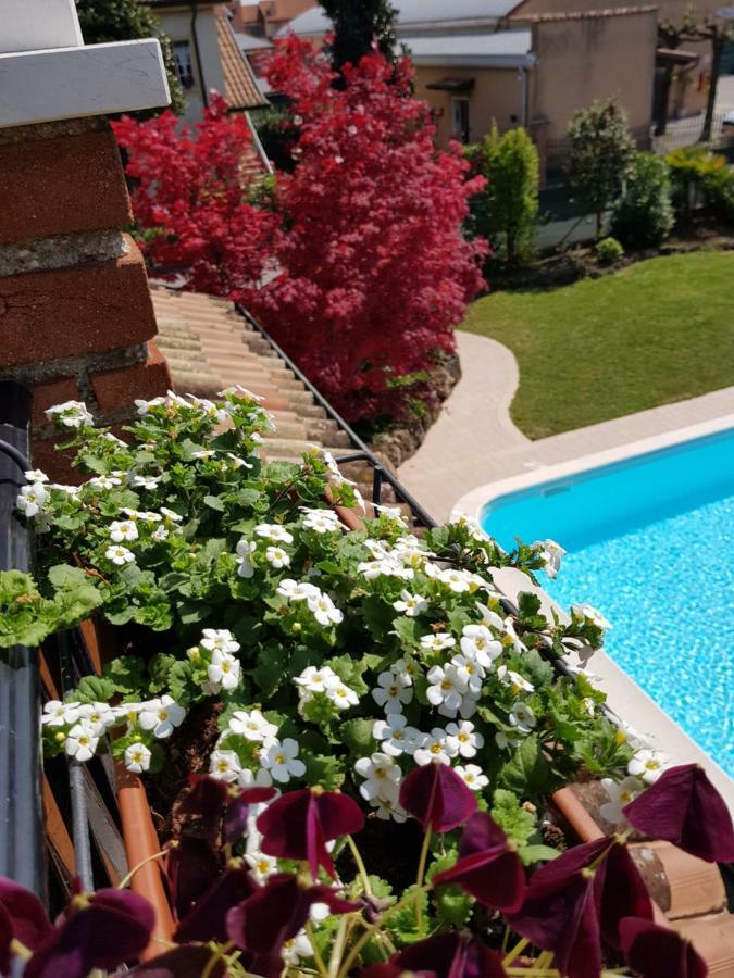 B&B Villa Giulia Дезенцано-дель-Гарда Екстер'єр фото