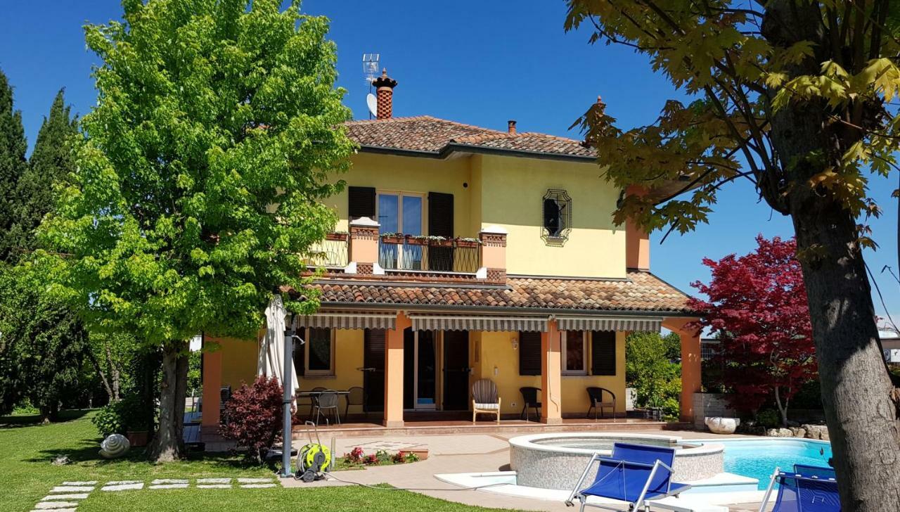 B&B Villa Giulia Дезенцано-дель-Гарда Екстер'єр фото